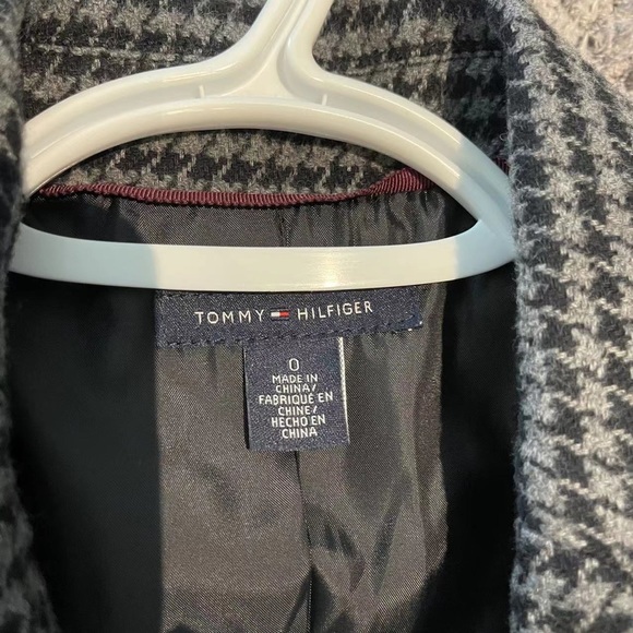 ⭐️Host pick⭐️ Tommy Hilfiger blazer for women - Picture 2 of 3